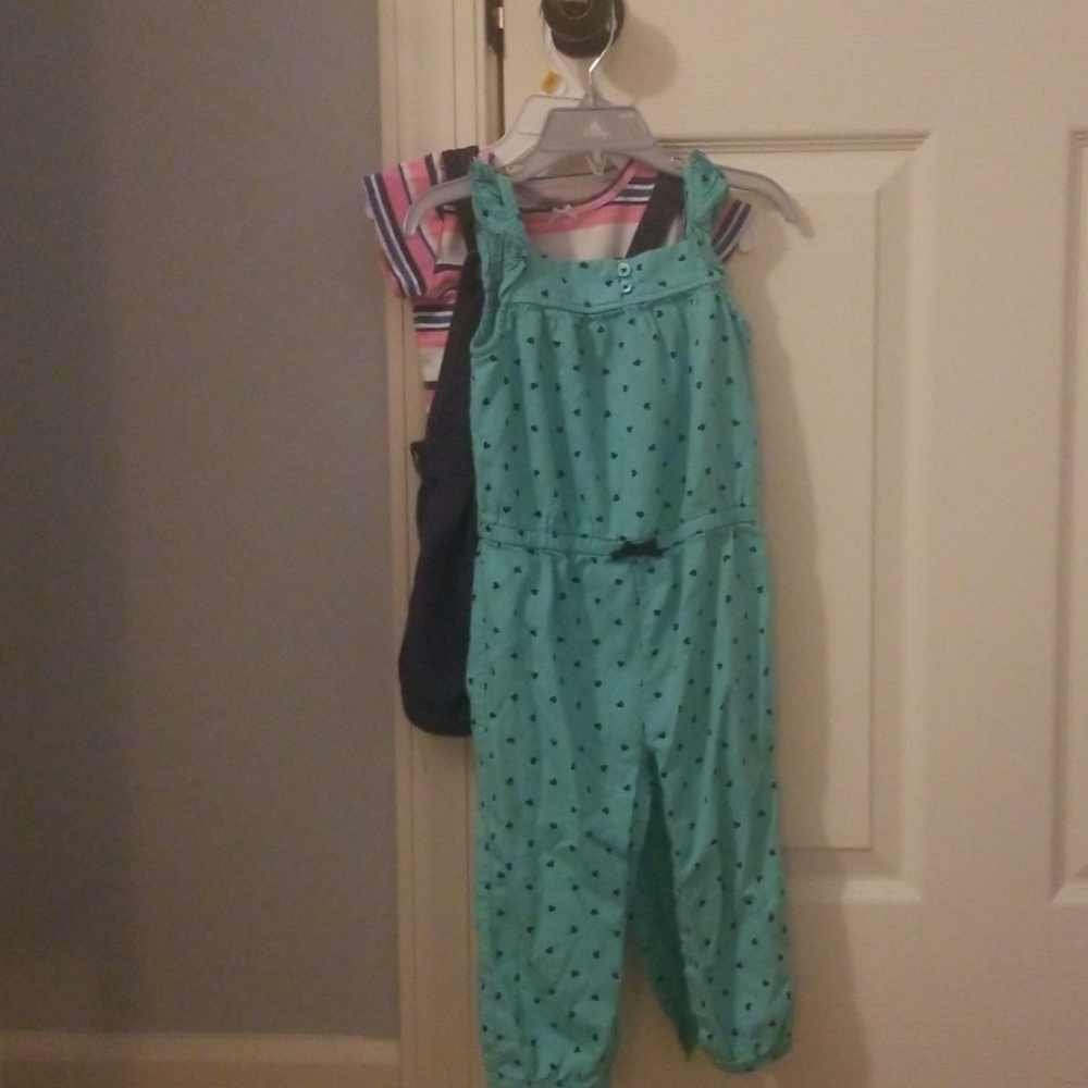 Bundle set. 2 rompers 18-24m Carters